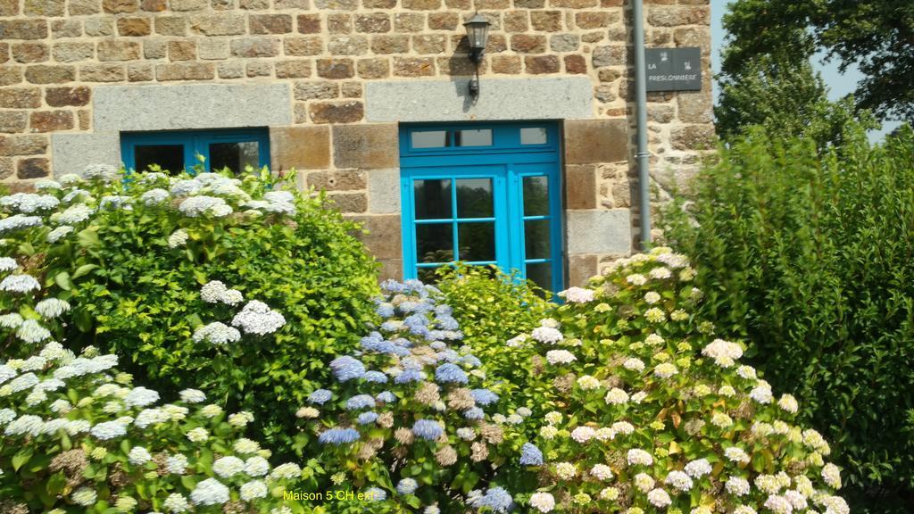 Sarl Verrerie Royale Val-Couesnon Extérieur photo